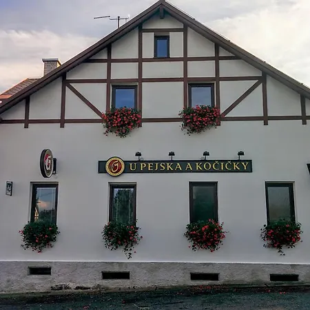 Konukevi U Pejska A Kocicky 3*